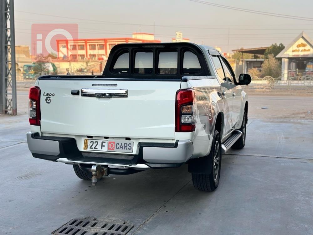 میتسوبیشی L200